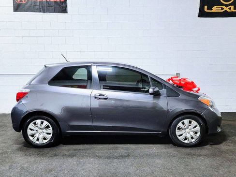 Used 2014 Toyota Yaris L image 2