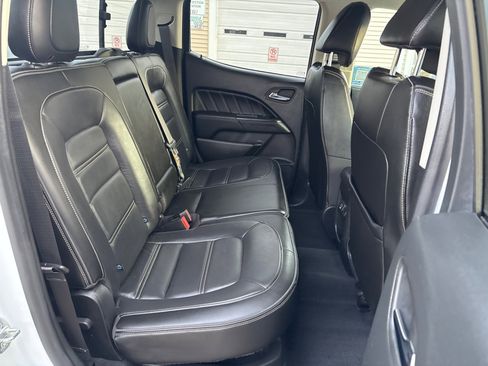 Used 2022 GMC Canyon Denali image 12