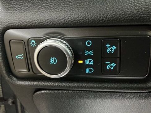 Used 2020 Ford Explorer XLT w/ Equipment Group 202A image 32