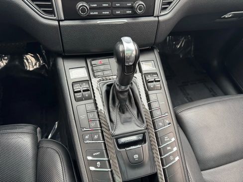 Used 2018 Porsche Macan image 39