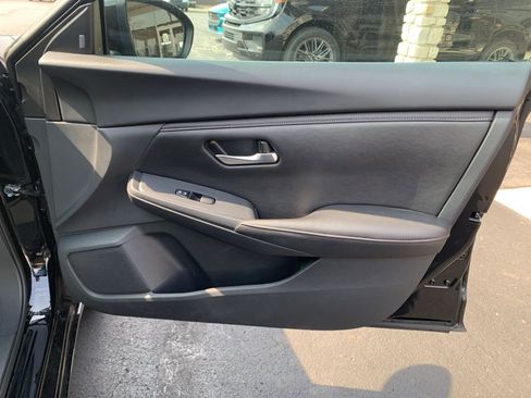 Used 2025 Nissan Sentra SV image 17