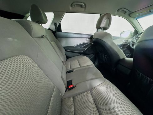 Used 2017 Hyundai Santa Fe SE image 43