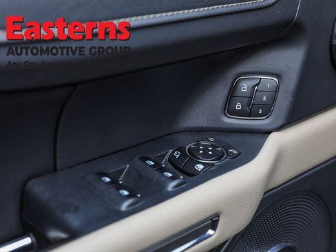 Used 2023 Ford Expedition Limited image 22