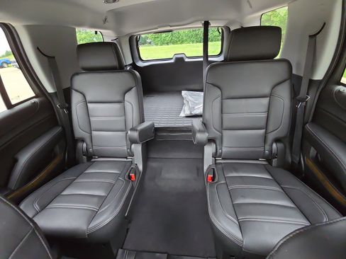 Used 2020 GMC Yukon Denali w/ Open Road Package AWD/4WD image 23