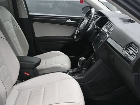 Used 2018 Volkswagen Tiguan SEL Premium AWD/4WD image 10