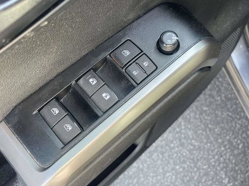 Used 2023 Toyota Tacoma SR5 RWD image 18