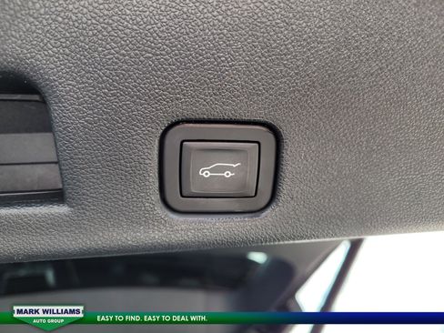 Used 2024 Chevrolet Traverse RS image 38