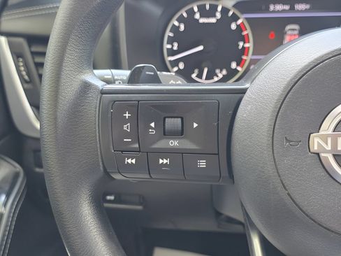 Used 2024 Nissan Rogue SV AWD/4WD image 19