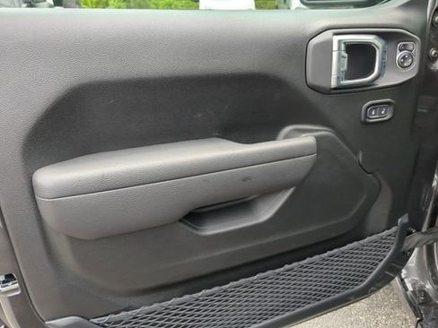 New 2025 Jeep Gladiator Sport image 14