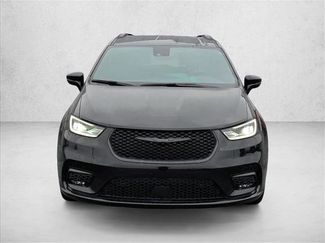 New 2026 Chrysler Pacifica Select video 2