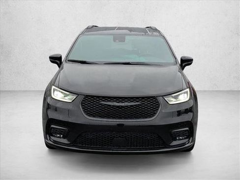 New 2026 Chrysler Pacifica Select image 2