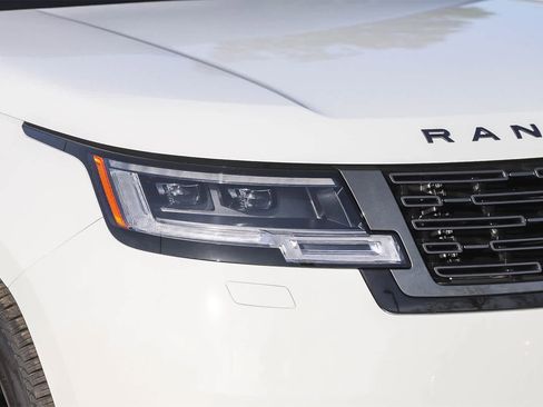 New 2026 Land Rover Range Rover Long Wheelbase SE image 4