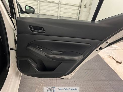 Used 2025 Nissan Altima 2.5 SV FWD image 32