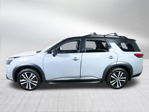 Used 2024 Nissan Pathfinder Platinum w/ Lighting Package (N93) AWD/4WD image 4