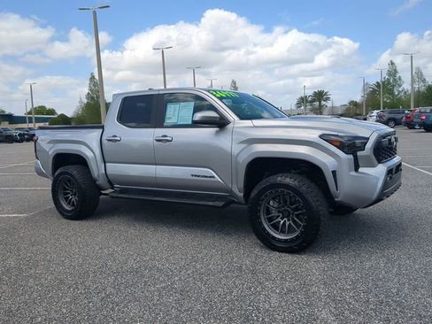 Used 2024 Toyota Tacoma TRD Sport image 2