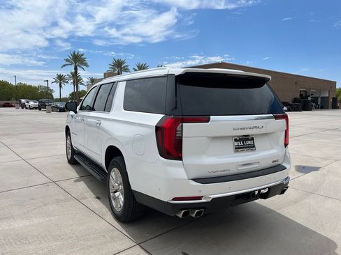 Used 2025 GMC Yukon XL Denali AWD/4WD image 9