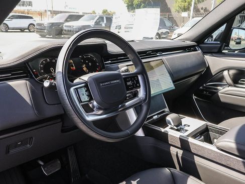 New 2026 Land Rover Range Rover Long Wheelbase SE AWD/4WD image 28