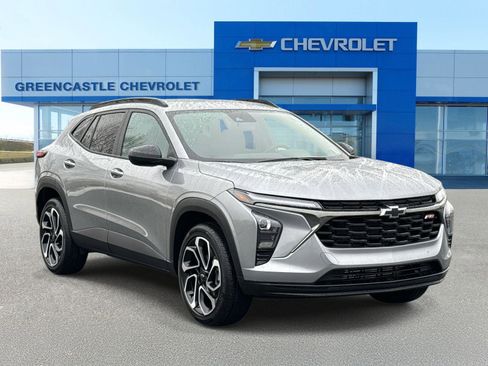 Used 2025 Chevrolet Trax RS image 1