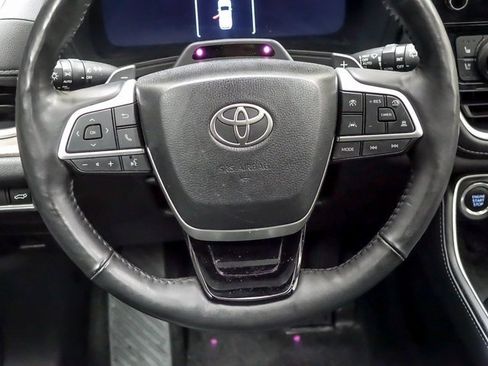 Used 2025 Toyota Grand Highlander AWD image 13