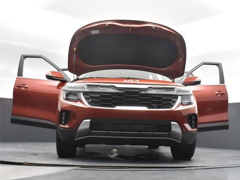 New 2026 Kia Seltos SX w/ SX Sunroof Package image 22