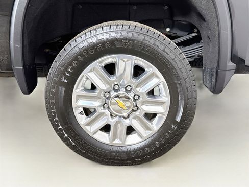 Used 2024 Chevrolet Silverado 3500 High Country w/ Technology Package AWD/4WD image 31