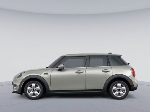 Used 2021 MINI Cooper 4-Door Hardtop image 2