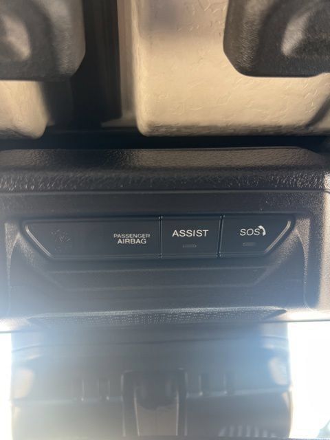 Used 2025 Jeep Wrangler Unlimited Sahara AWD/4WD image 20