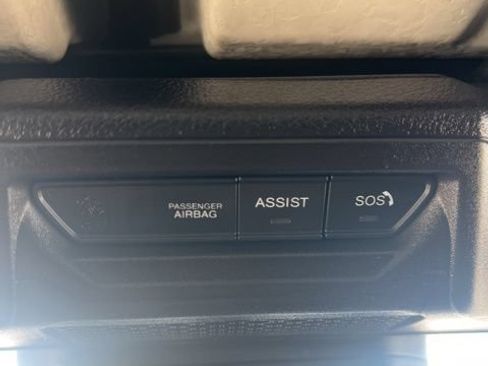 Used 2025 Jeep Wrangler Unlimited Sahara AWD/4WD image 20