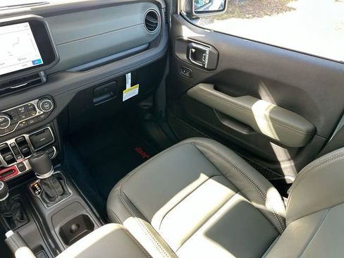 New 2025 Jeep Gladiator Mojave w/ Safety Group image 13