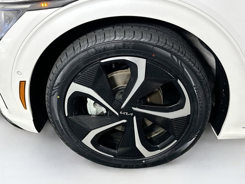 Used 2023 Kia EV6 GT-Line image 11