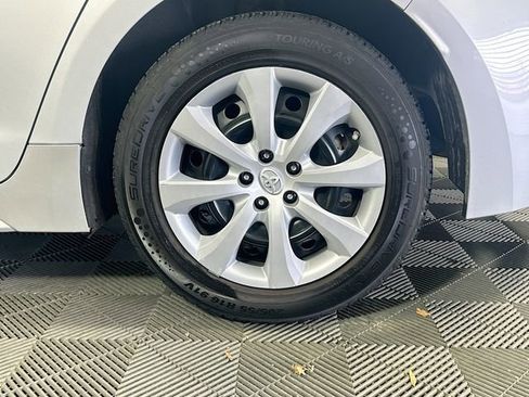 Used 2022 Toyota Corolla LE image 29