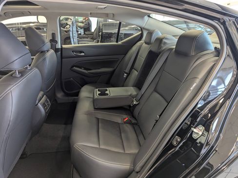 New 2025 Nissan Altima 2.5 SL image 12