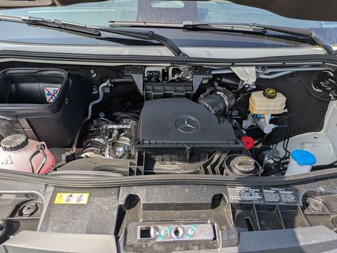 New 2025 Mercedes-Benz Sprinter 2500 image 9