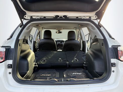 Used 2019 Jeep Compass Latitude FWD image 7