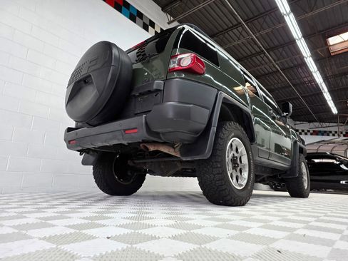 Used 2013 Toyota FJ Cruiser 4WD image 7