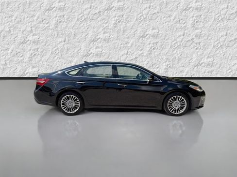 Used 2016 Toyota Avalon Limited FWD image 2