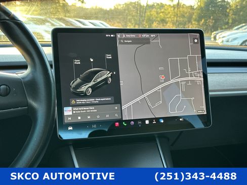 Used 2018 Tesla Model 3 Long Range image 16