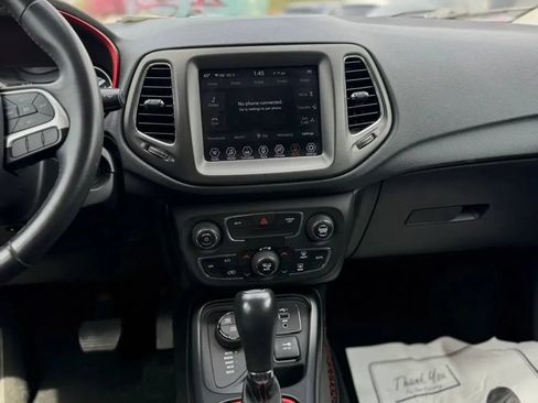 Used 2019 Jeep Compass Trailhawk AWD/4WD image 13