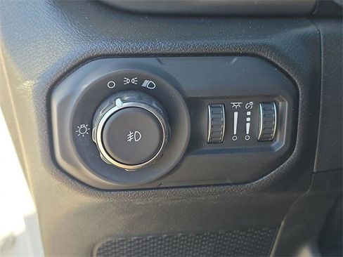 Certified 2022 Jeep Wrangler Willys image 12