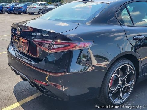 New 2025 Alfa Romeo Giulia AWD w/ Veloce Package AWD image 6