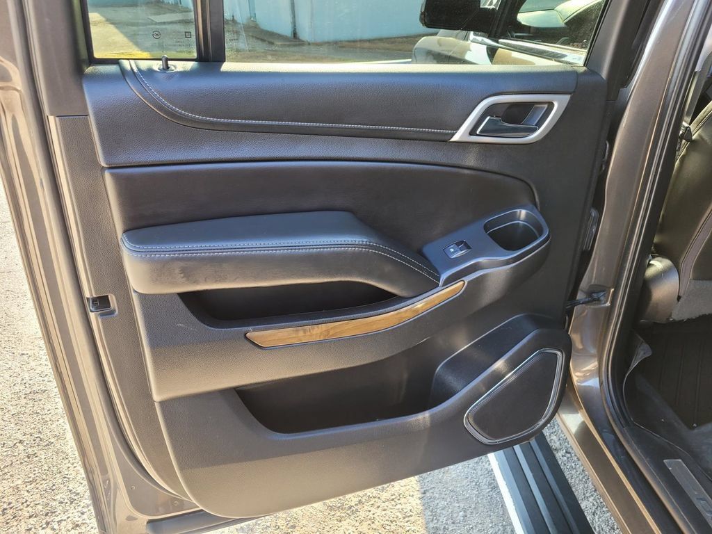 Used 2019 GMC Yukon XL Denali w/ Open Road Package RWD image 17