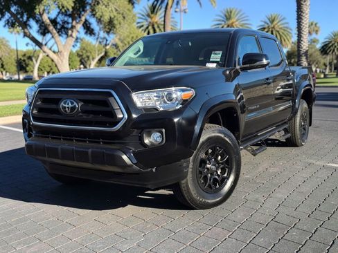 Used 2022 Toyota Tacoma SR5 w/ Technology Package image 2