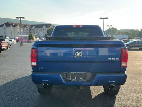 Used 2017 RAM 1500 Express AWD/4WD image 8