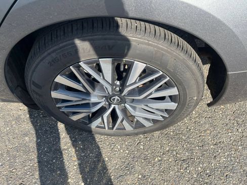 Used 2025 Nissan Altima 2.5 SV FWD image 30