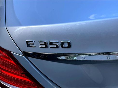 Used 2020 Mercedes-Benz E 350 4MATIC Sedan image 31