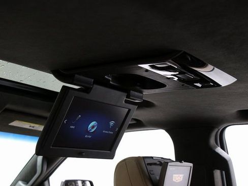 Used 2018 Cadillac Escalade ESV Platinum image 16