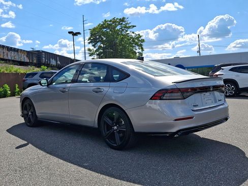 Used 2025 Honda Accord Sport image 4