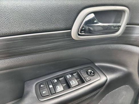 Used 2021 Jeep Grand Cherokee Laredo RWD image 22