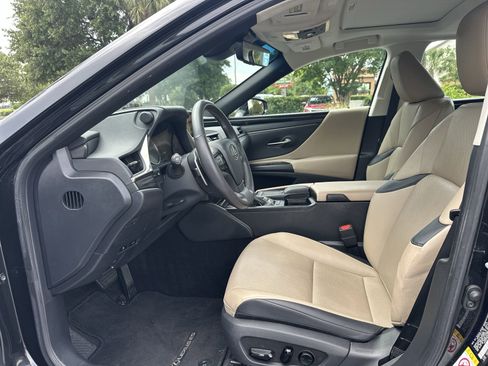 Used 2019 Lexus ES 350 w/ Accessory Package 2 FWD image 16