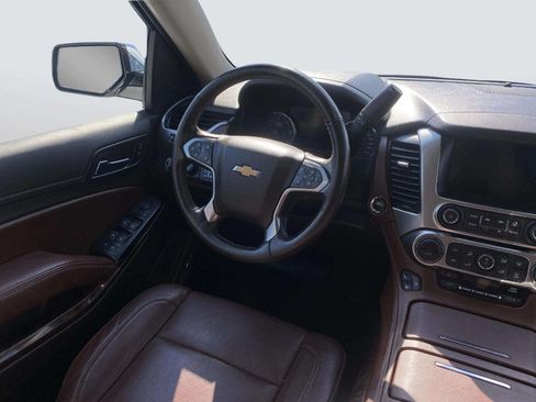 Used 2020 Chevrolet Suburban Premier w/ Premier 6.2L Value Package AWD/4WD image 28